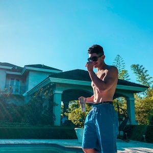 Meet your Posher, Nicholas